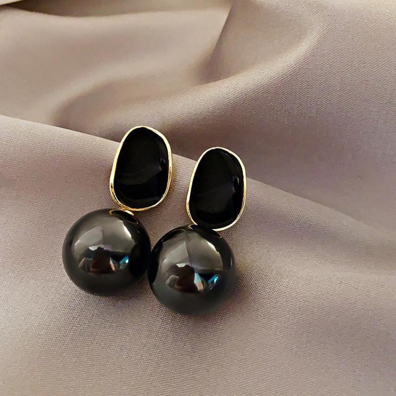 Pearl Stud Earrings - 여성을 위한 고귀한 진주 귀걸이, 화이트